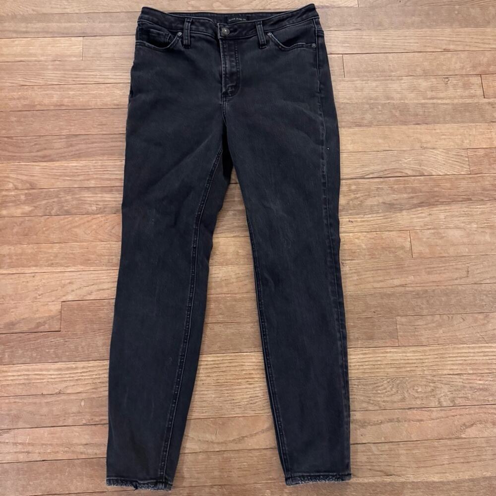 Silver Jeans Co. Women's High Note Skinny Jeans - 30x28 (Tag 31x29)
b67
